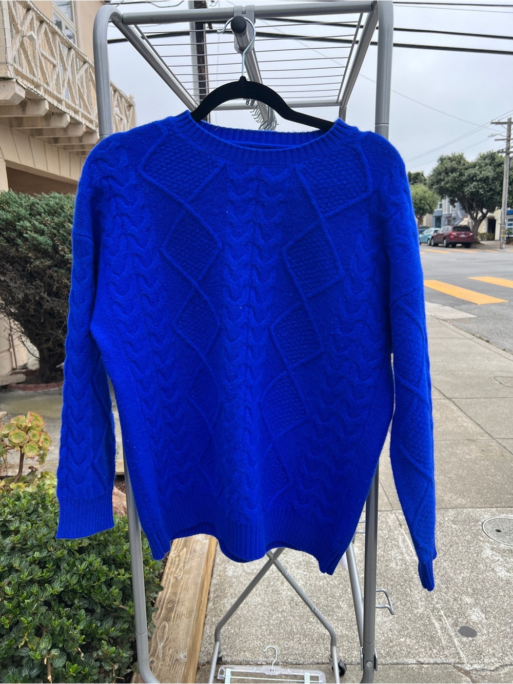 Vibrant Cobalt Blue Cable Knit 100% Wool Crewneck Sweater Fits Medium